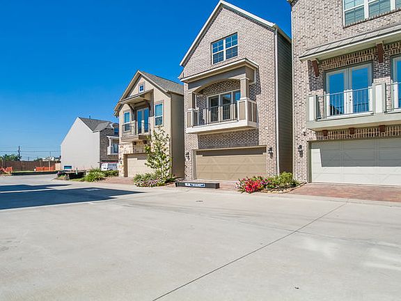 2nd image of 8418 Oak Leaf Point Dr