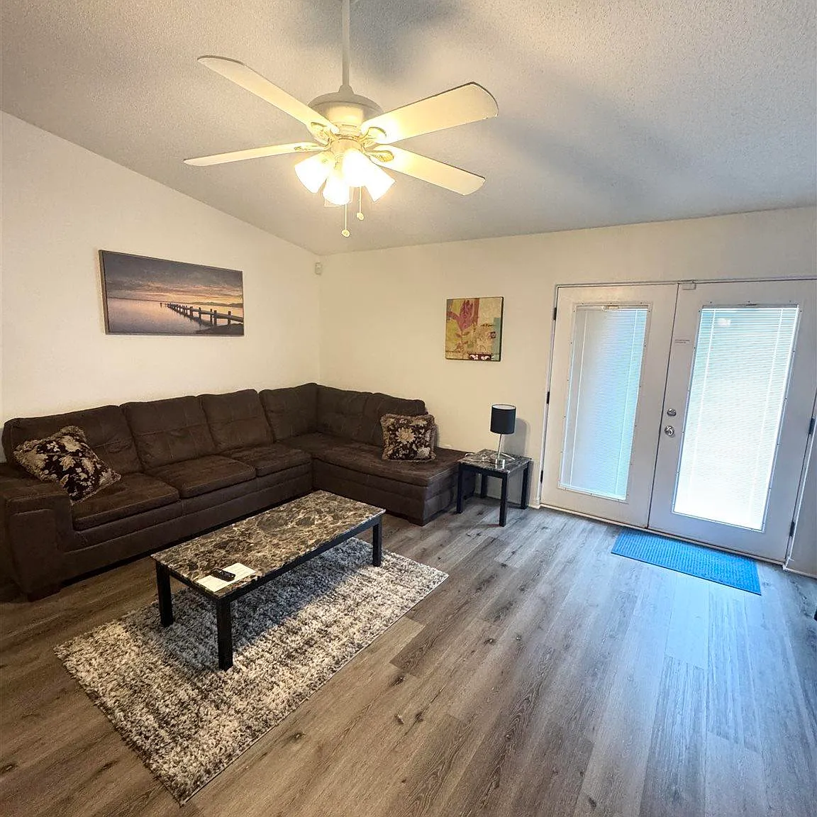 4 bed, 1899 sqft, $2,195 — Photo 4