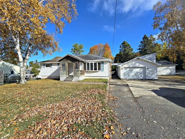 285 Chambers St, Saint Ignace, MI 49781