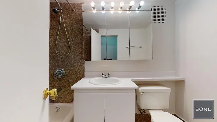 Rented by Bond New York | media 8