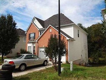 3rd image of 883 Ashton Oak Cir