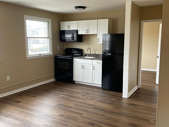 4th image of 2802 Edgmont Ave APT C