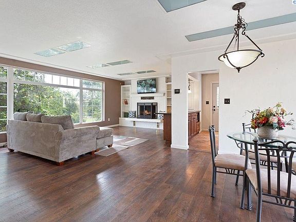 5th image of 912 Horne Dr