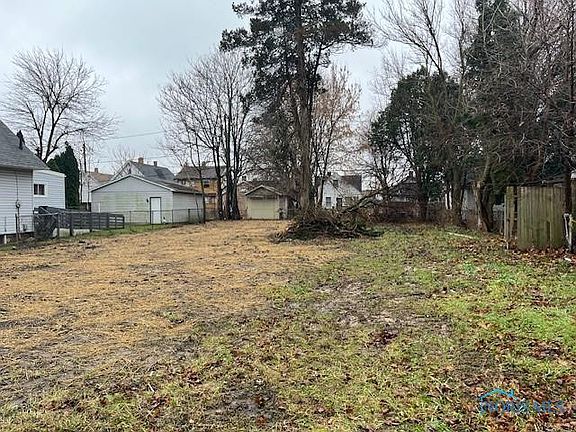 5th image of 234 Dexter St