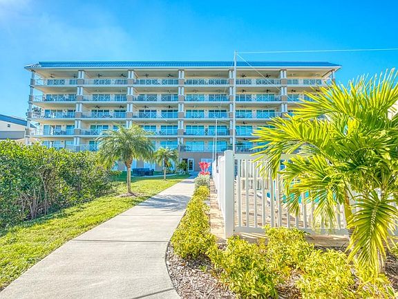 2nd image of 19519 Gulf Blvd #401