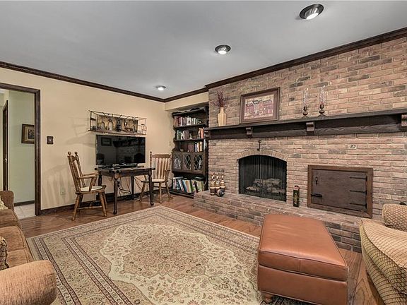 5th image of 32579 Carriage Ln