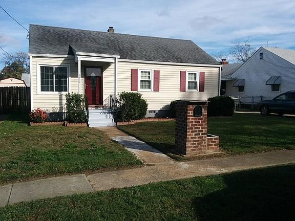 front of house & brick mail box