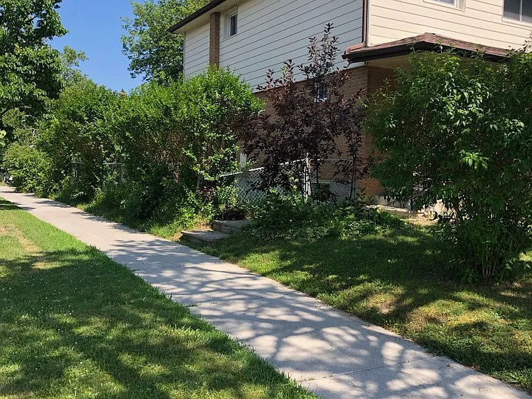 211 Pineway Blvd — Photo 2