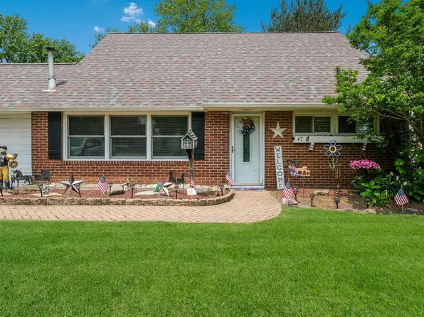 47 Vicar Ln, Levittown, PA 19054
