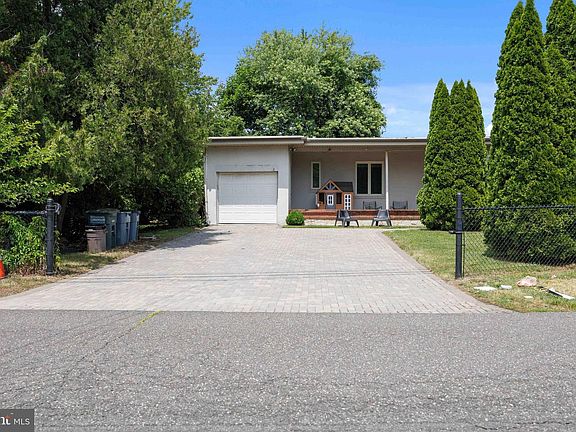 4th image of 212 Skyline Dr
