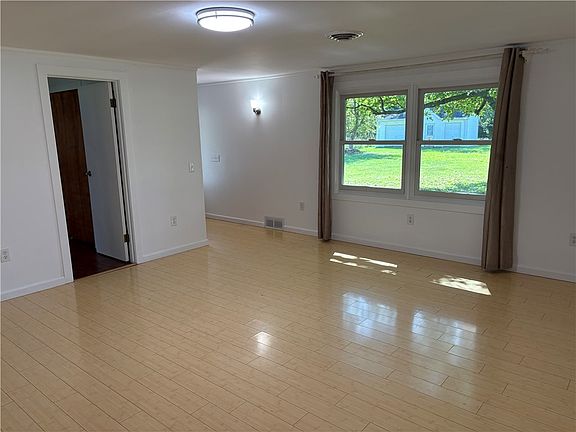 5th image of 70 Fairview Rd