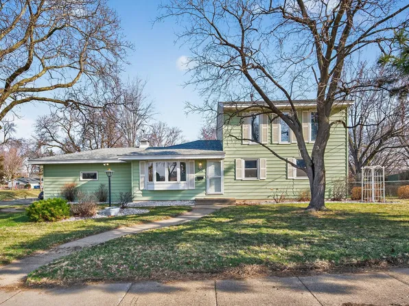 3210 W 110th St, Bloomington, MN 55431