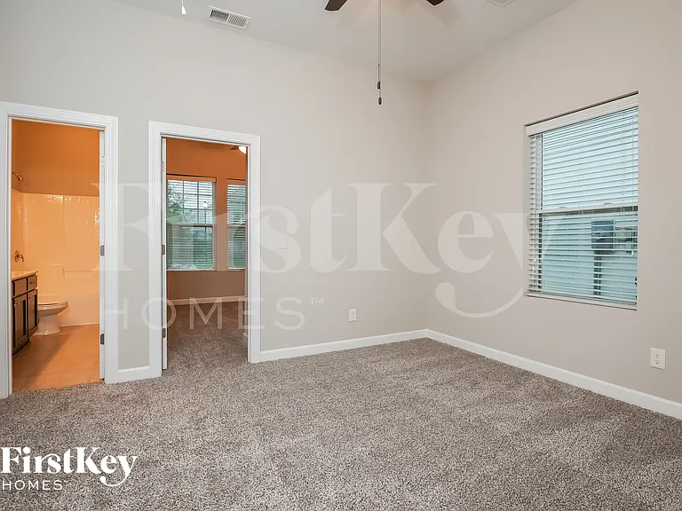215 Topsaw Ln — Photo 12