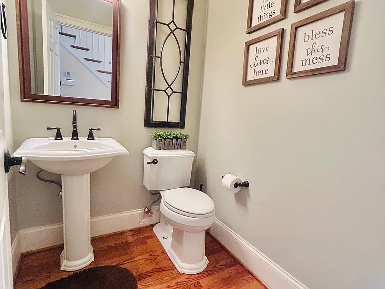 1/2 bath