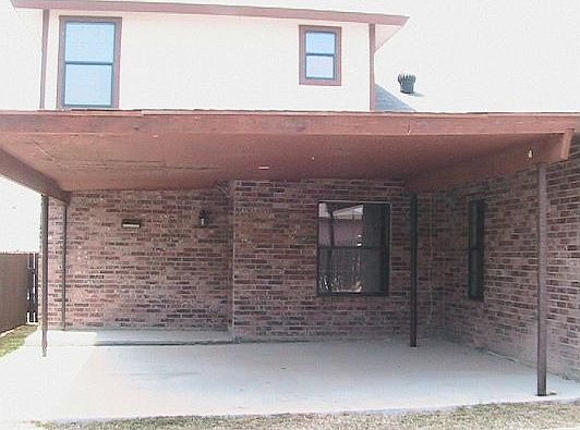 5th image of 605 Patrick Henry Dr