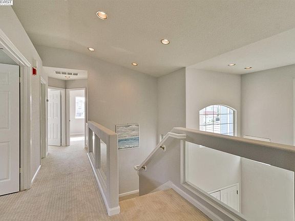 3rd image of 32407 Monterey Dr