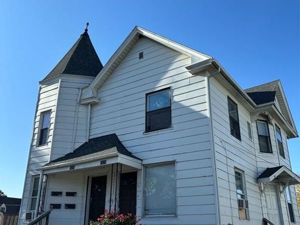 cedar-rapids-iowa-448606862 picture