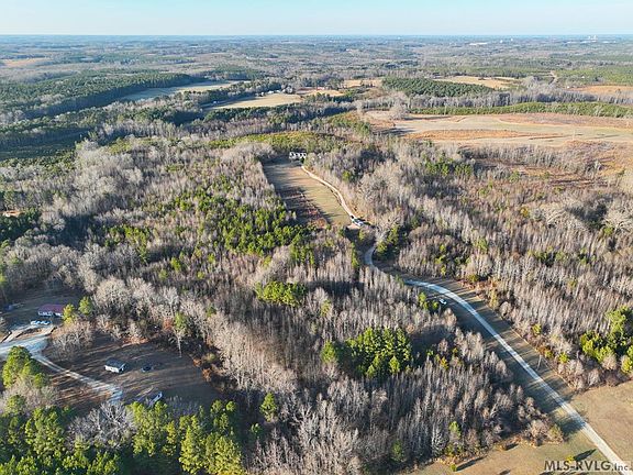 3rd image of 1559 Reed Rd