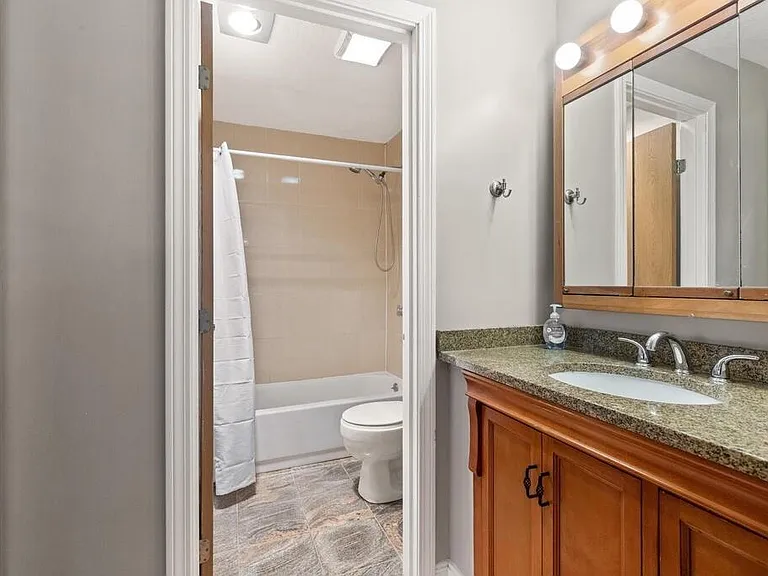 18 Leverett Ave #7 — Photo 9