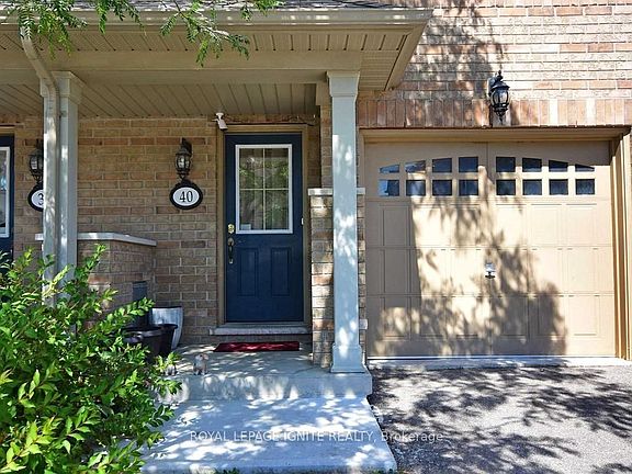 3rd image of 40 Cedar Lake Cres