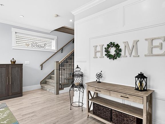 4th image of 13687 232a St