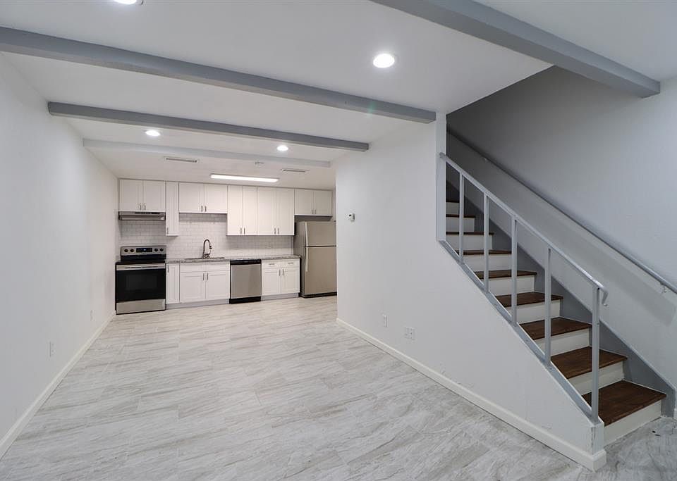 1st image of 5929 Queensloch Dr APT 103