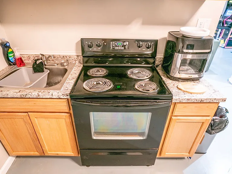 80 Adrians Ln #BASEMENT — Photo 6