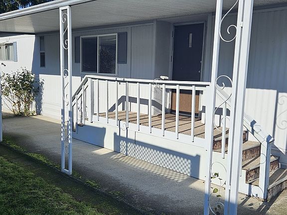 5th image of 1709 NE 78th St Unit 139