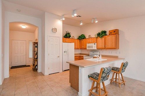 3rd image of 3824 E Gleneagle Pl