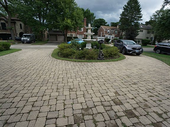 2nd image of 6910 N Knox Ave