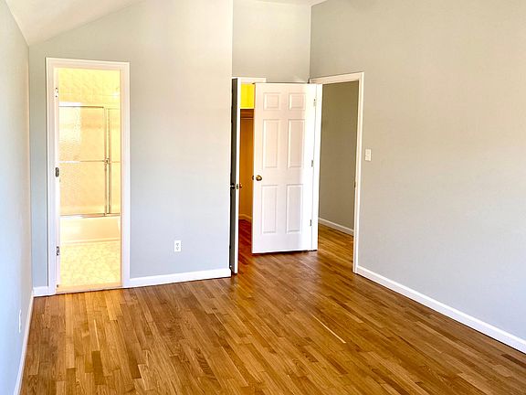 5th image of 2909 Schurz Ave APT 3
