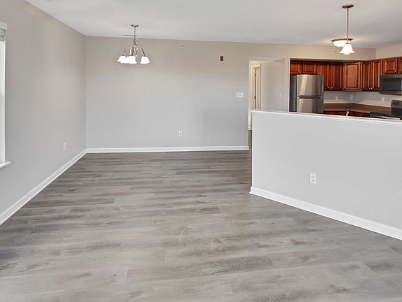 4th image of 28 Stonewall Creek Ct #333
