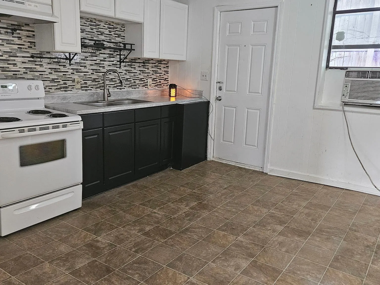 2 bed, 800 sqft, $1,195 — Photo 4