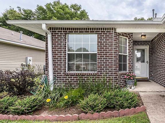 4th image of 524 Desert Oak Dr