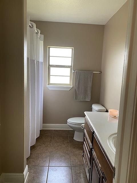 1st image of 107 W Tyler Ln