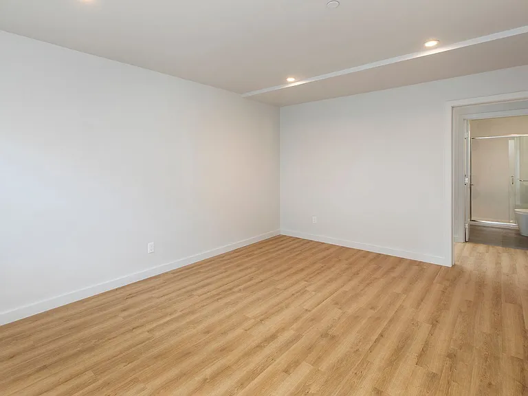 839 Broderick St #890R — Photo 10