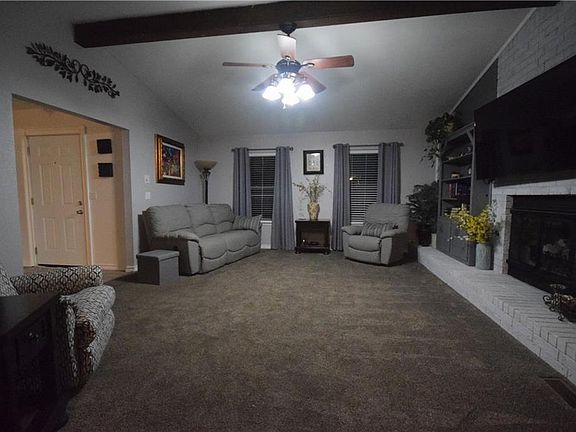 3rd image of 2716 Greenfield Dr