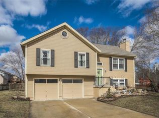 1400 Allendale Dr, Greenwood, MO 64034