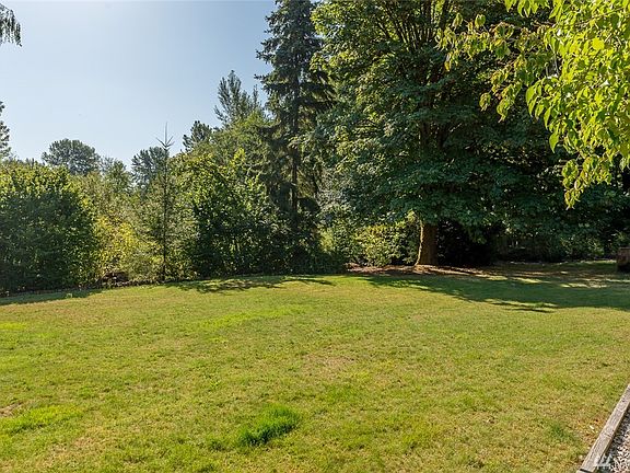 2nd image of 2712 Pioneer Way E