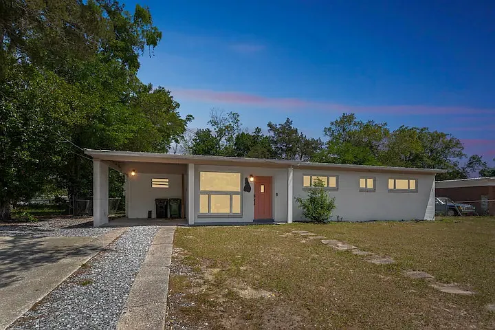 3 bed, 1312 sqft, $2,800 — Photo 1