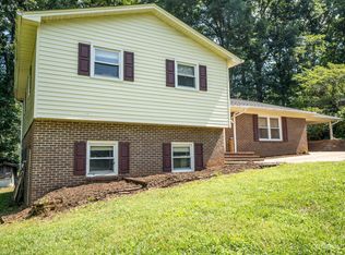 761 23rd Ave NE, Hickory, NC 28601