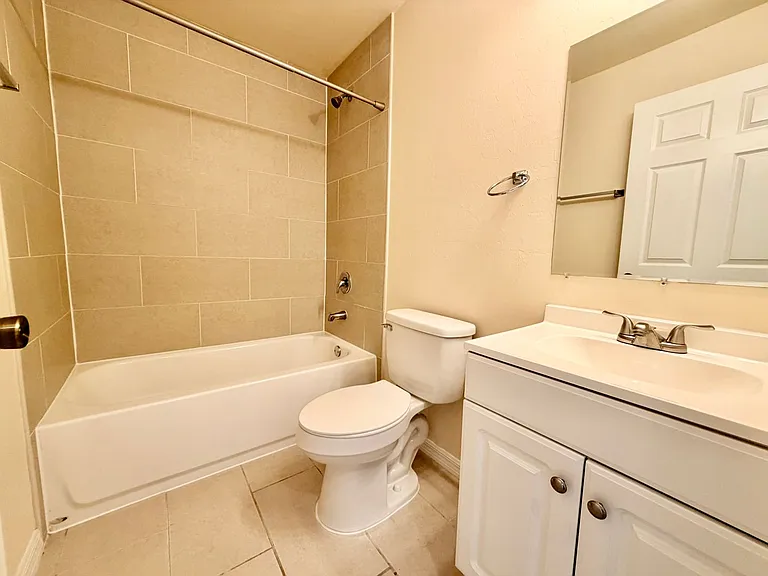1314 SW Trafalgar Pkwy — Photo 12