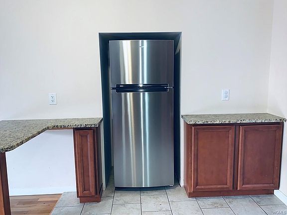 4th image of 30 Jerome Dr