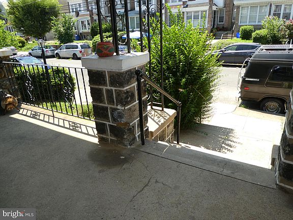 3rd image of 5327 Locust St Floor 1
