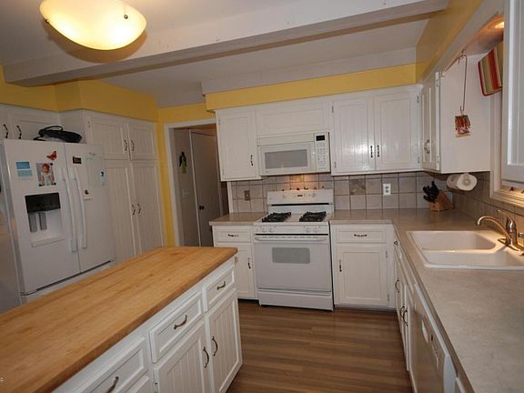 2nd image of 6941 Woodbrook Dr SE