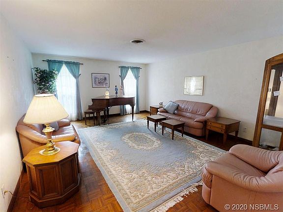 3rd image of 10 Sanchez Ave