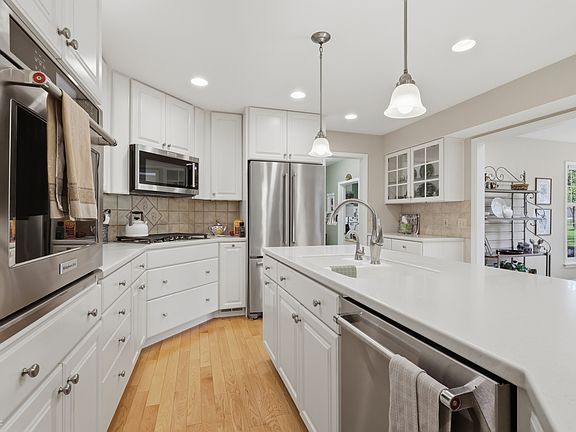 5th image of 10214 E Lakeshore Dr