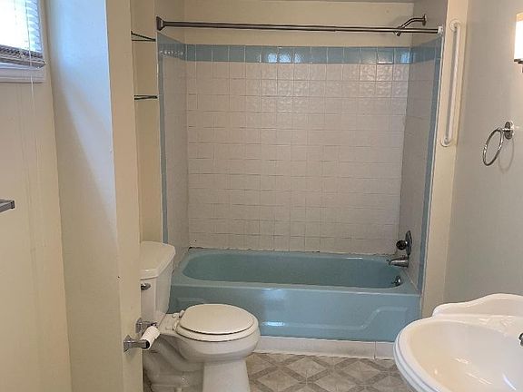 5th image of 2819 Slevin St