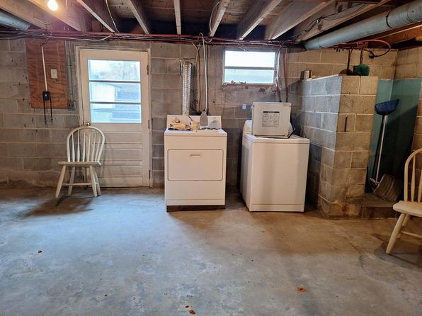 1095 Carl Henderson Trl, Vernon Hill, VA 24597