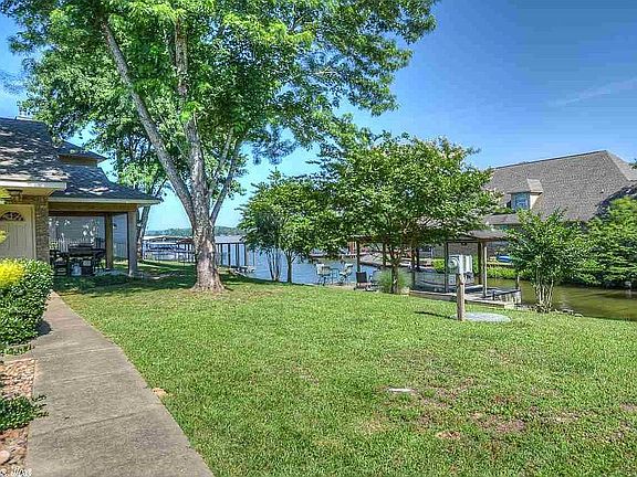 4th image of 443 Long Beach Dr